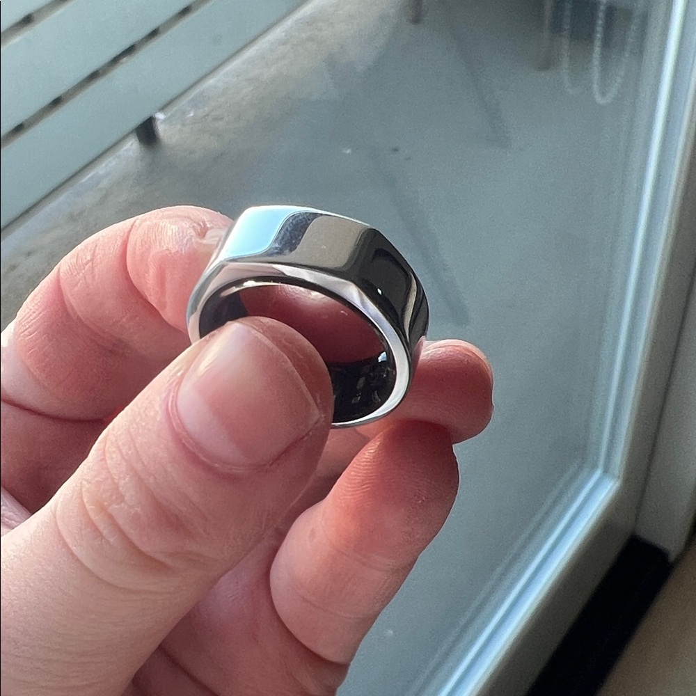 Pre-owned Oura Ring Gen 3 in Silver, Size 6, with charger